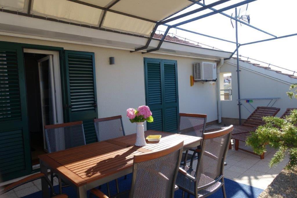 Apartment Tonka Vodice Kültér fotó