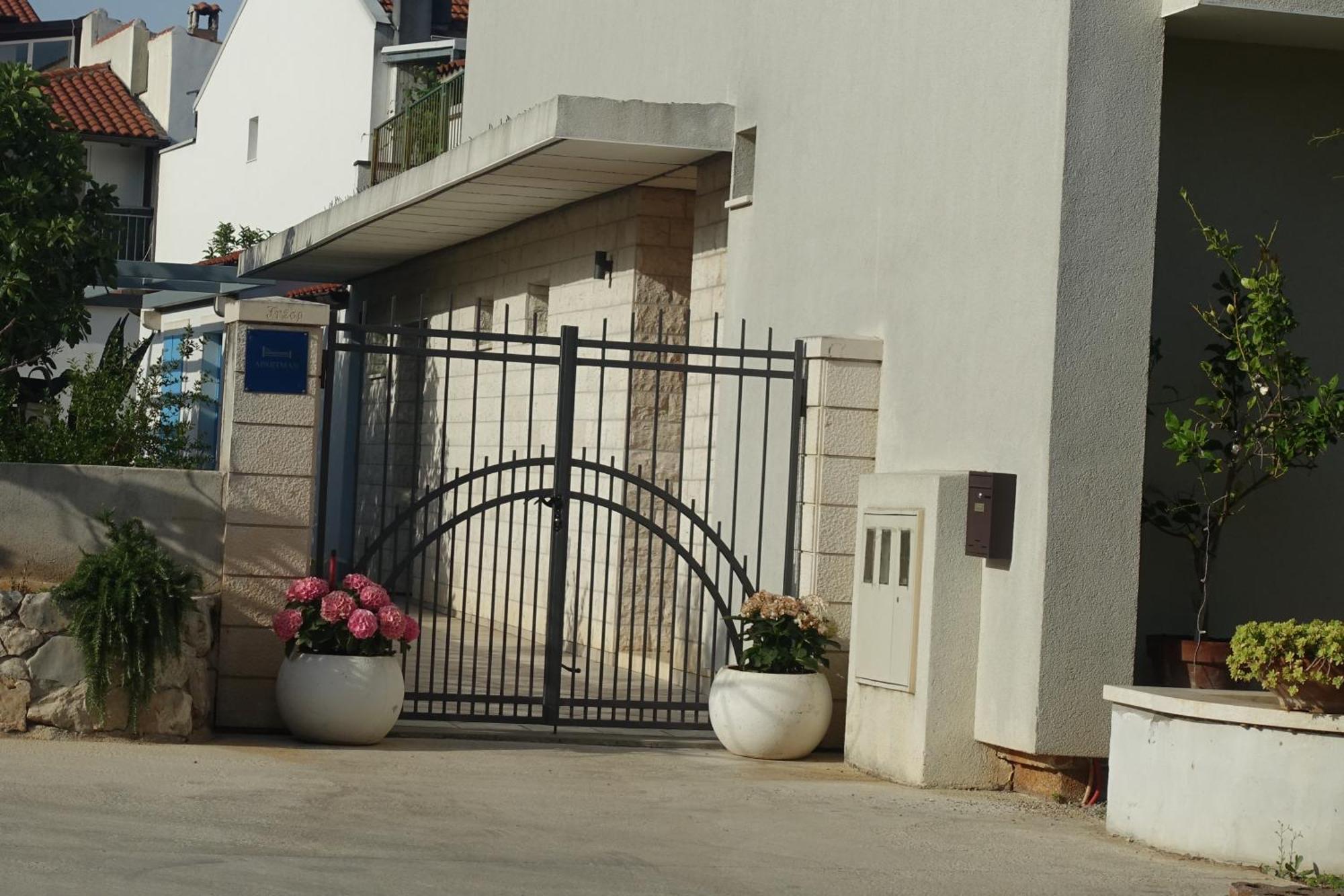 Apartment Tonka Vodice Kültér fotó
